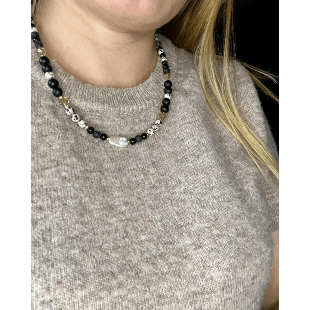 Vėrinys "Juodoji elegancija" 1