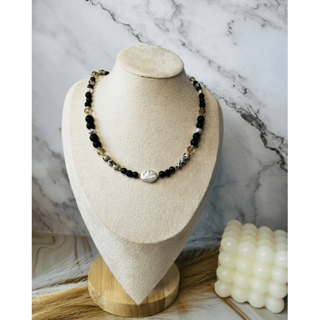 Vėrinys "Juodoji elegancija"